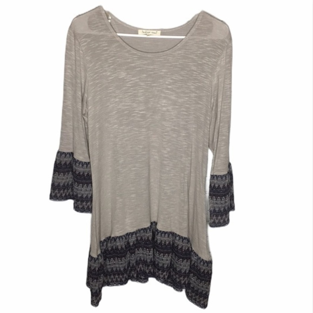 INDIGO SOUL Tunic zig zag lace bell sleeve top